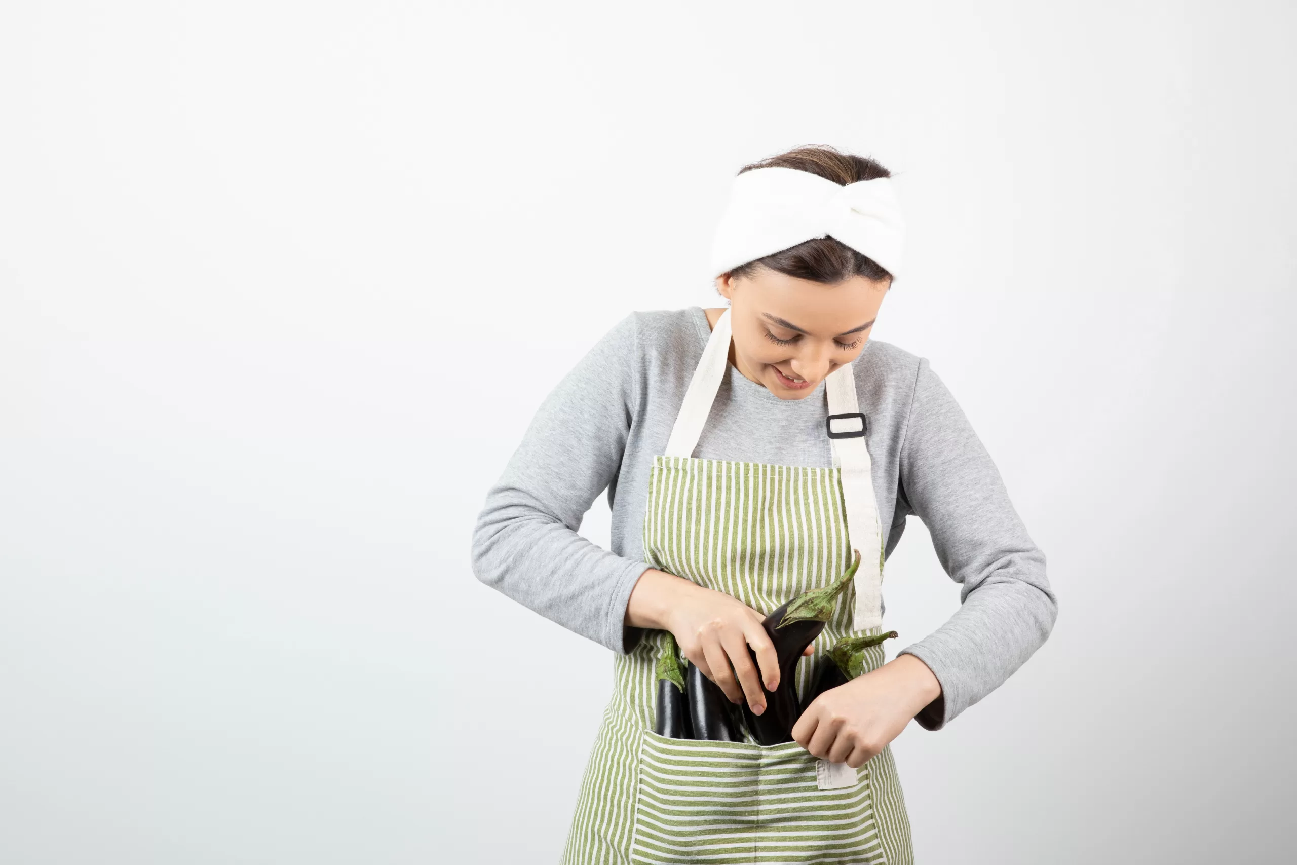 bib aprons with pockets